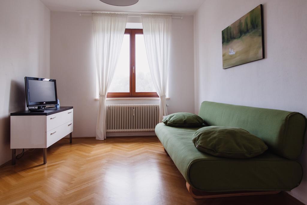 Zimmer & Appartements In Der Gamlitzerstrasse Ehrenhausen Bilik gambar