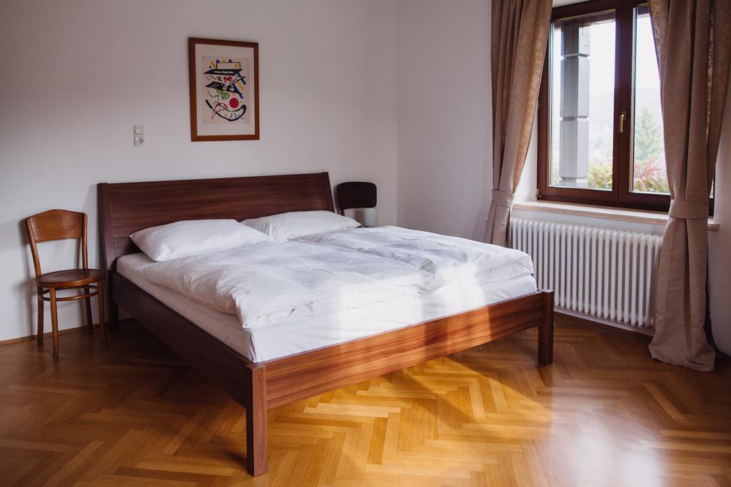 Zimmer & Appartements In Der Gamlitzerstrasse Ehrenhausen Bilik gambar
